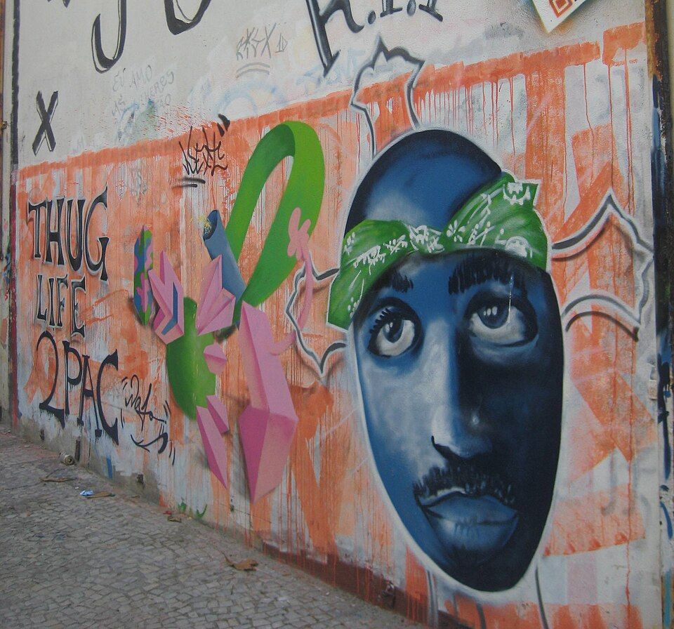 Pred 30 leti je umrl Tupac Shakur Pred 30 leti je umrl Tupac Shakur