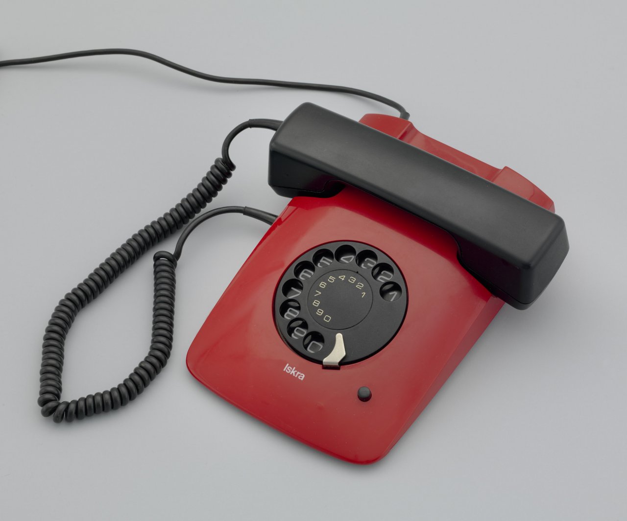 Slovenski telefon, ki ga je kopiral cel svet Slovenski telefon, ki ga je kopiral cel svet
